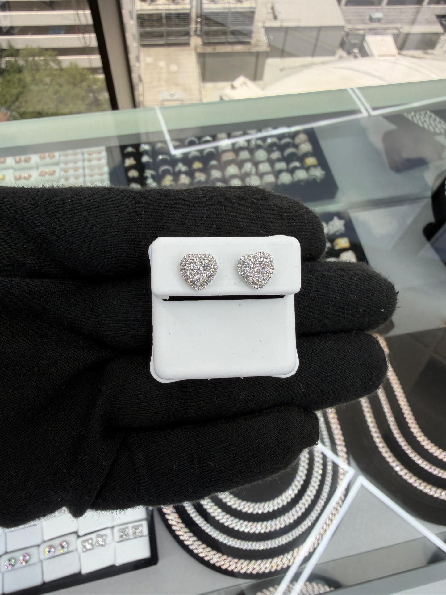 14kt White Gold Lab Grown Heart Earrings