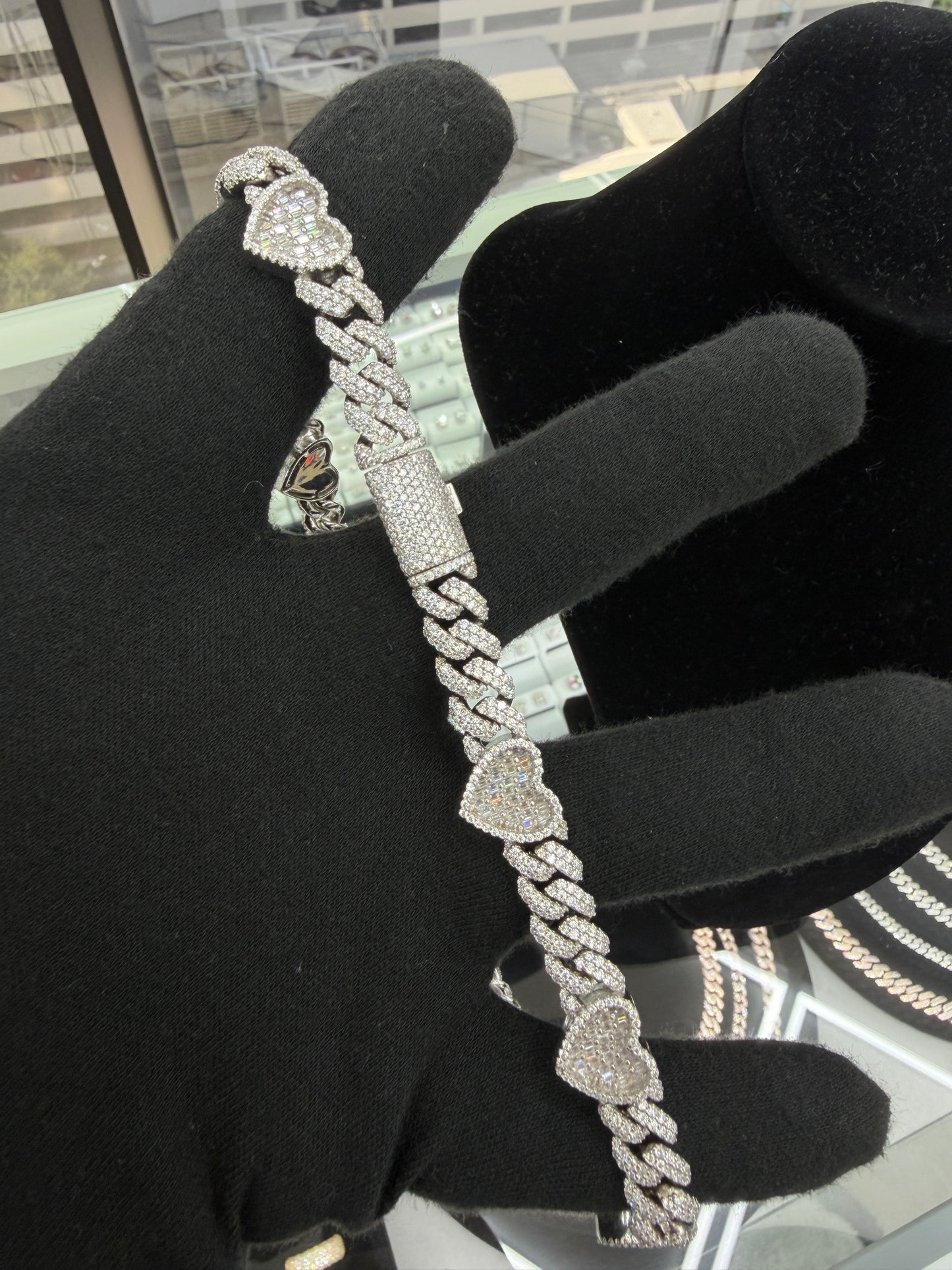 Cuban heart chain (Baguettes)