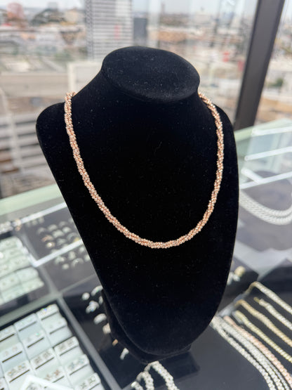 Twisted Mooncut Chain